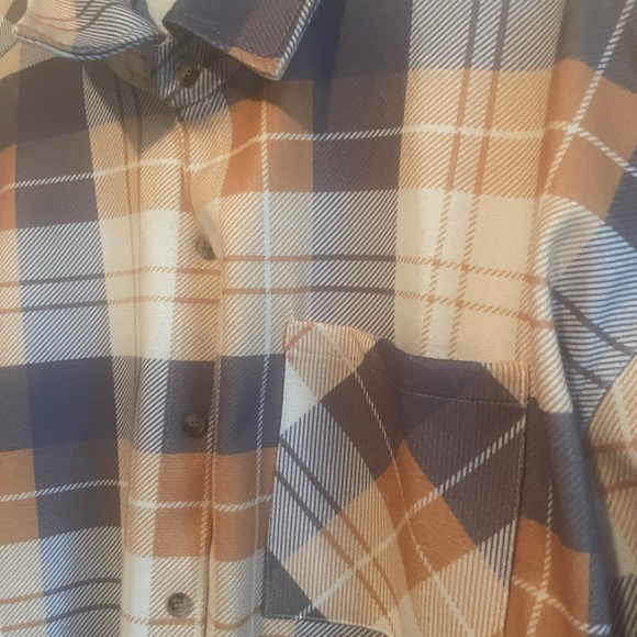 Shirt / Shacket - Picture 2 of 3